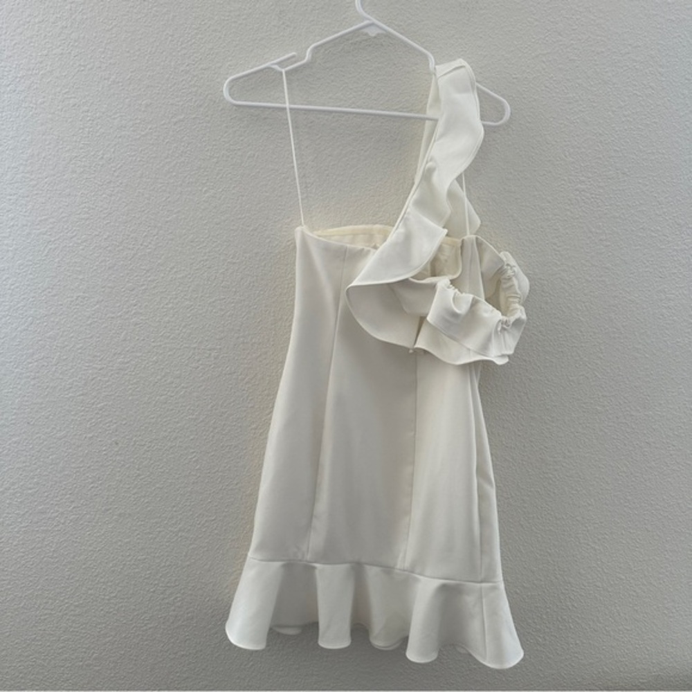 LIKELY Ruffled Mini Dress Women 4 White One Shoulder Flounce Hem - Picture 8 of 11